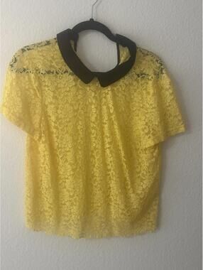 Zara L Women Yellow Lace Black Collar Top